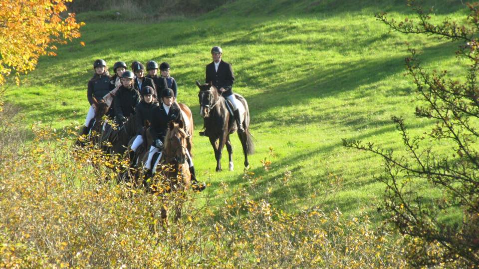 Die Hubertusteilnehmer im Gelände